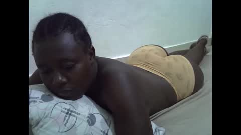 Snapshot of darling_ella chatting on April 2026 07:03:01 PM darling_ella online show from April 2026 07:03:01 PM
