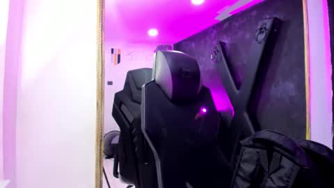 Darling online show from November 2025 12:55:01 PM