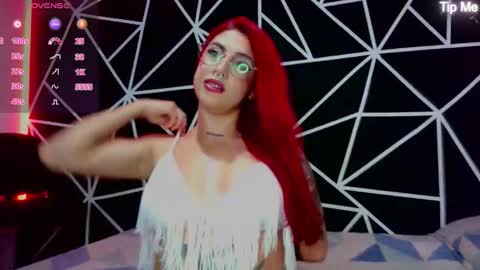 Darlyhooper online show from November 2025 10:21:02 PM