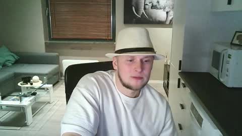 Dario online show from October 2025 08:21:02 PM