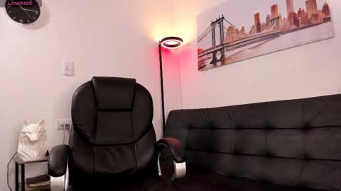 Dash online show from November 2025 01:00:02 PM