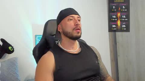 DAVE MAX online show from October 2025 02:01:02 AM