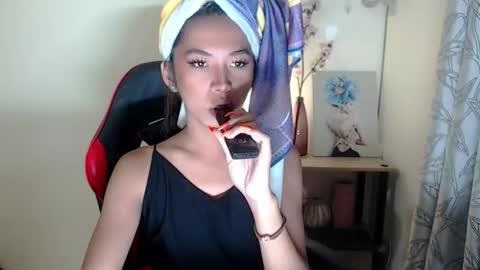 Snapshot of daveboyyy chatting on October 2025 11:52:01 AM Scarlet thesexiest online show from October 2025 11:52:01 AM