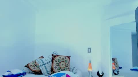 Hey im David that loves to explore and speak their fantasies. Very open talktative and nice. Feel free to chat with me online show from December 2025 11:29:01 AM