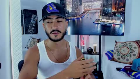 Snapshot of david_johnson372 chatting on March 2026 01:33:01 AM Hey im David that loves to explore and speak their fantasies. Very open talktative and nice. Feel free to chat with me online show from March 2026 01:33:01 AM