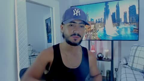 Snapshot of david_johnson372 chatting on April 2026 01:32:01 AM Hey im David that loves to explore and speak their fantasies. Very open talktative and nice. Feel free to chat with me online show from April 2026 01:32:01 AM