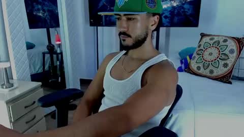 Snapshot of david_johnson372 chatting on April 2026 01:50:01 AM Hey im David that loves to explore and speak their fantasies. Very open talktative and nice. Feel free to chat with me online show from April 2026 01:50:01 AM