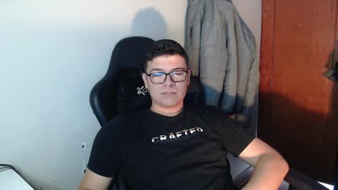 Snapshot of david_smit_ chatting on December 2025 04:47:02 PM david smit online show from December 2025 04:47:02 PM