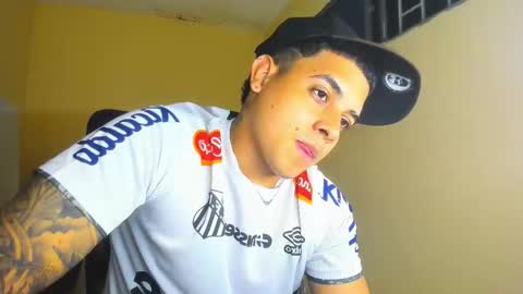 Snapshot of davidlenonn_ chatting on October 2025 07:50:02 AM Lennon online show from October 2025 07:50:02 AM