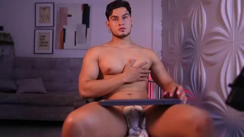 Snapshot of davies_brown chatting on April 2026 10:33:01 PM Davies brown schedule 12pm to 5pm col time online show from April 2026 10:33:01 PM