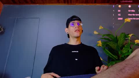 daviid_huge online show from November 2025 01:22:04 PM