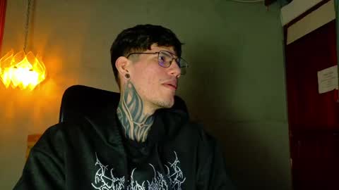 daviid_huge online show from April 2026 07:33:02 AM