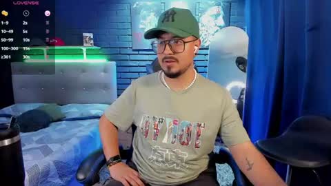 Snapshot of daviidevans chatting on July 2026 01:54:01 AM David Evans online show from July 2026 01:54:01 AM