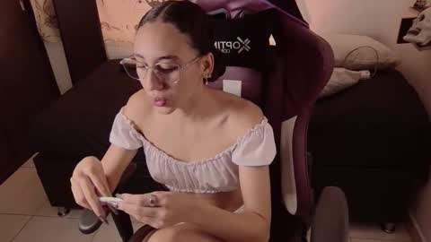 Snapshot of davina_heart chatting on December 2025 03:39:01 PM Davina online show from December 2025 03:39:01 PM