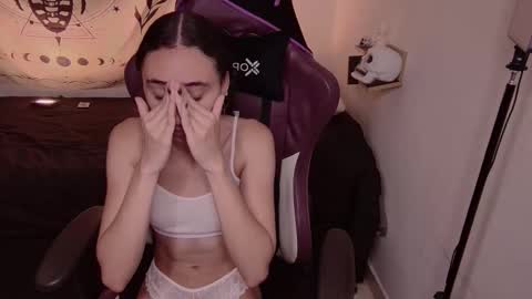 Snapshot of davina_heart chatting on December 2025 04:56:01 PM Davina online show from December 2025 04:56:01 PM