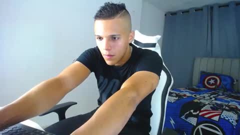 Snapshot of davisito7 chatting on February 2025 04:47:01 AM David Angel online show from February 2025 04:47:01 AM