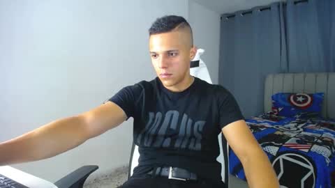 Snapshot of davisito7 chatting on February 2025 02:41:01 AM David Angel online show from February 2025 02:41:01 AM