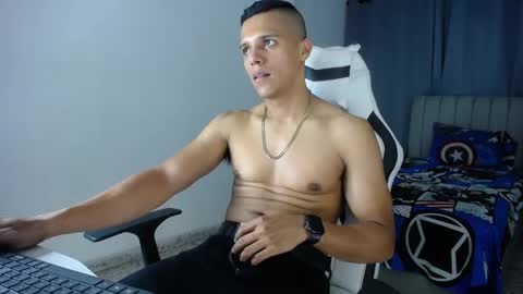 Snapshot of davisito7 chatting on March 2025 05:44:01 AM David Angel online show from March 2025 05:44:01 AM