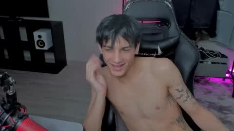 Snapshot of davisross chatting on March 2025 12:10:02 AM davis online show from March 2025 12:10:02 AM