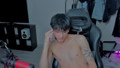 Snapshot of davisross chatting on March 2025 10:08:02 PM davis online show from March 2025 10:08:02 PM