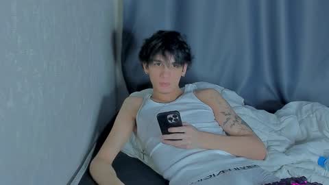 Snapshot of davisross chatting on November 2025 10:52:02 PM davis online show from November 2025 10:52:02 PM