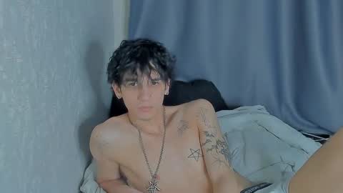 Snapshot of davisross chatting on November 2025 10:08:02 PM davis online show from November 2025 10:08:02 PM