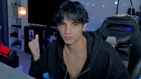 Snapshot of davisross chatting on January 2026 10:18:02 AM davis online show from January 2026 10:18:02 AM