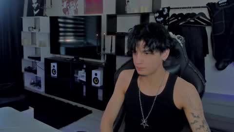 Snapshot of davisross chatting on February 2026 12:01:02 PM davis online show from February 2026 12:01:02 PM