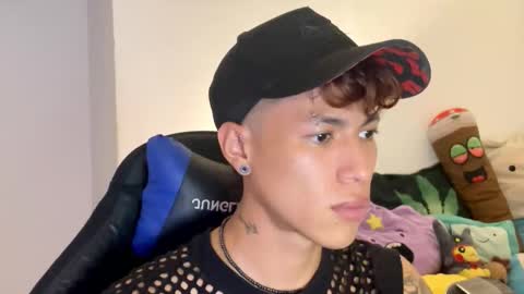 Snapshot of daxonreyy_ chatting on March 2026 07:03:02 AM Daxon online show from March 2026 07:03:02 AM