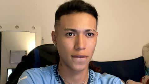 Snapshot of daxonreyy_ chatting on June 2026 06:15:01 AM Daxon online show from June 2026 06:15:01 AM