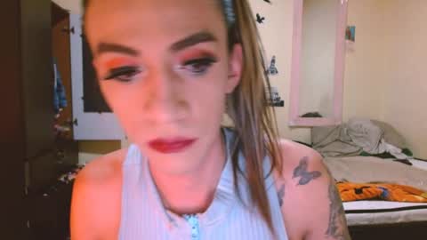 Snapshot of dayanna_01_ chatting on May 2026 11:43:02 PM dayanna_01_ online show from May 2026 11:43:02 PM