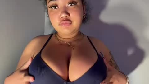 Snapshot of dayqueen1 chatting on June 2026 11:14:02 AM dayqueen1 online show from June 2026 11:14:02 AM