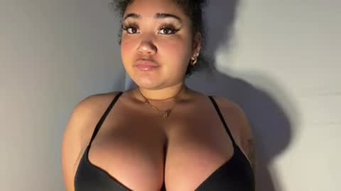 Snapshot of dayqueen1 chatting on June 2026 11:05:01 AM dayqueen1 online show from June 2026 11:05:01 AM