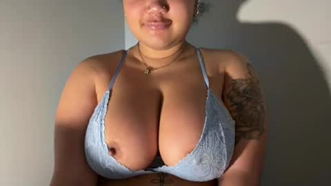 Snapshot of dayqueen1 chatting on July 2026 10:00:02 AM dayqueen1 online show from July 2026 10:00:02 AM