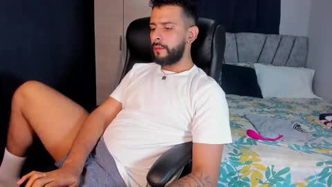 dcollins_ online show from October 2025 04:20:02 AM