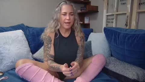 dd_delish online show from January 2026 07:08:01 PM