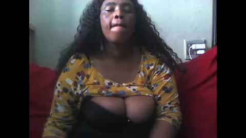 Snapshot of ddboobsnipples chatting on December 2024 12:52:01 PM ddboobsnipples online show from December 2024 12:52:01 PM