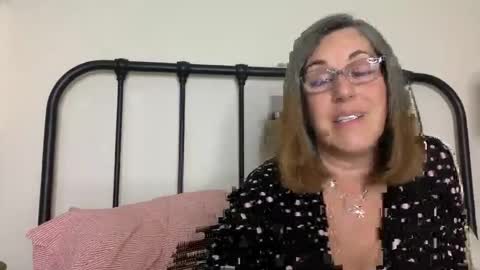 DDMolly online show from April 2026 03:17:01 AM