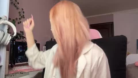 Maggie online show from April 2026 11:30:02 AM