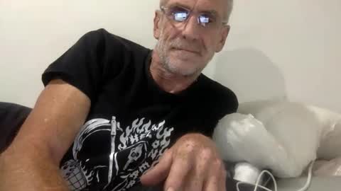 deanofflove221000 online show from February 2026 10:25:01 AM