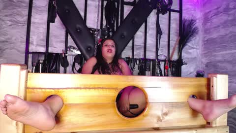 Snapshot of deborass_bdsm chatting on December 2024 10:01:02 AM DEBORA online show from December 2024 10:01:02 AM