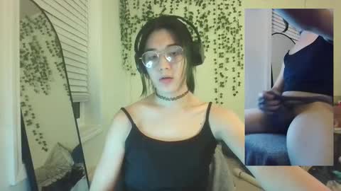 Snapshot of deciduousdoll chatting on September 2025 05:13:01 AM deciduousdoll online show from September 2025 05:13:01 AM