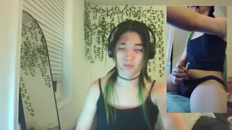 Snapshot of deciduousdoll chatting on October 2025 06:03:01 AM deciduousdoll online show from October 2025 06:03:01 AM