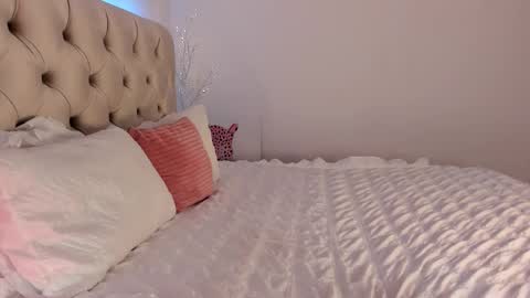 Denise online show from November 2025 03:34:02 PM