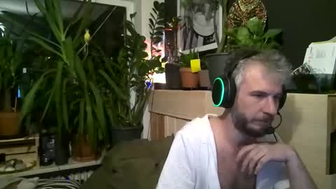 Deen online show from November 2025 08:07:01 PM