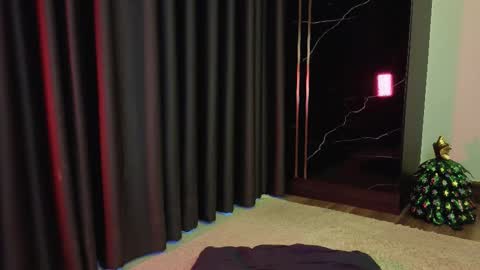 deedeedoll online show from December 2025 01:24:02 AM