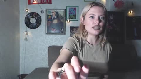 deepholedayss online show from April 2026 12:54:01 PM