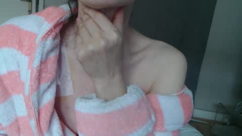 KamiDevi online show from October 2025 12:45:01 PM