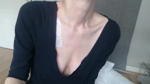 KamiDevi online show from October 2025 12:23:02 PM