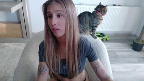 Snapshot of deidi_sweet chatting on May 2026 04:04:02 PM Di online show from May 2026 04:04:02 PM